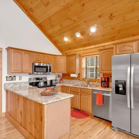 Soco Serene Cabin In The Heart Of Maggie Valley Exterior photo