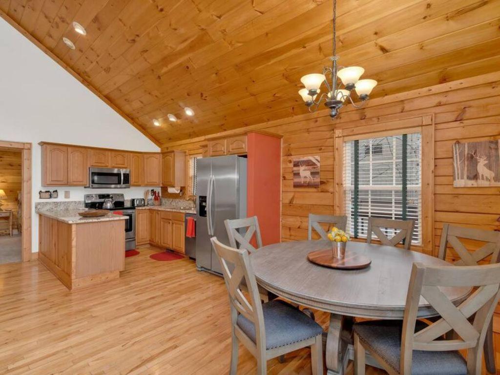 Soco Serene Cabin In The Heart Of Maggie Valley Exterior photo
