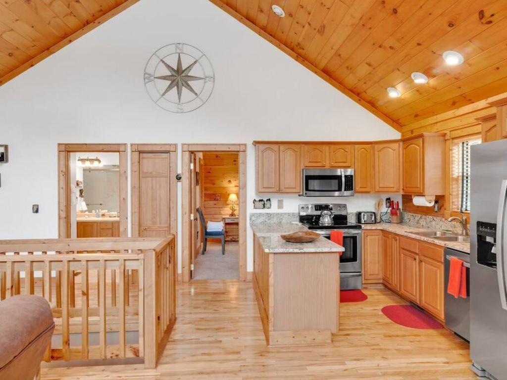 Soco Serene Cabin In The Heart Of Maggie Valley Exterior photo
