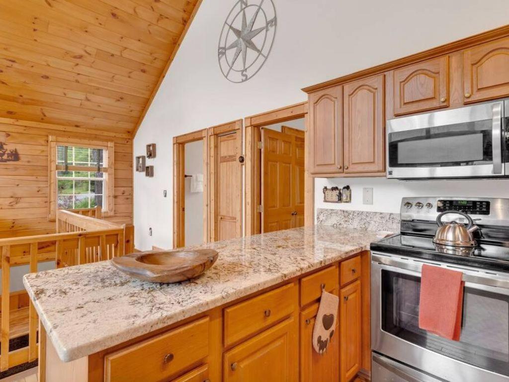 Soco Serene Cabin In The Heart Of Maggie Valley Exterior photo