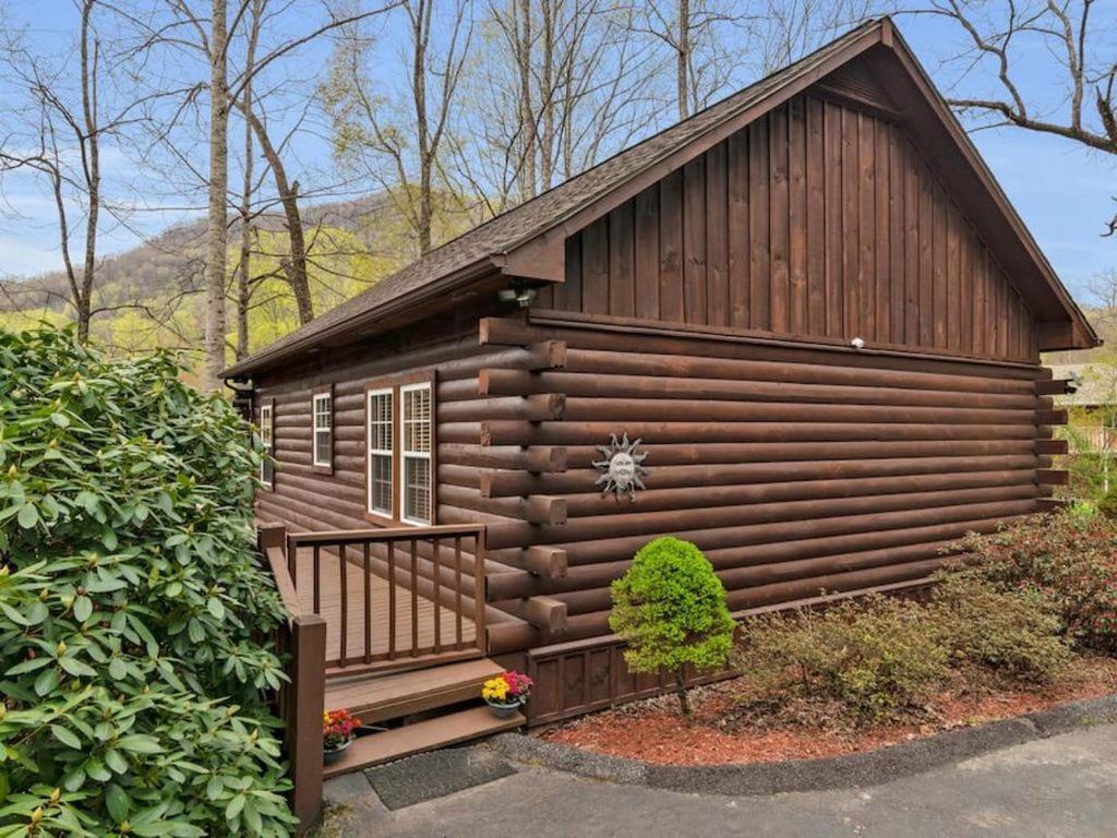 Soco Serene Cabin In The Heart Of Maggie Valley Exterior photo